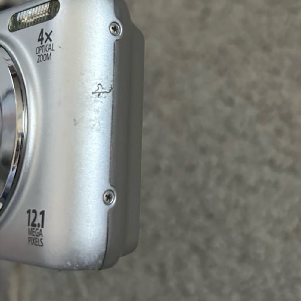 Canon PowerShot A3100 IS Digital Camera w/ Charger, Battery / NO Memory Card - Picture 6 of 11